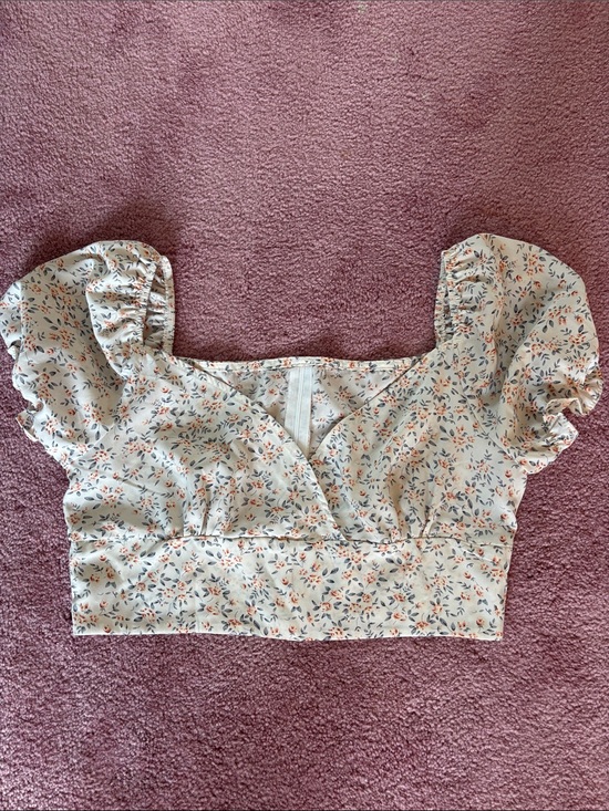 SHEIN Tops - SHEIN Cottagecore Floral Puff Sleeve Crop Top Size Large